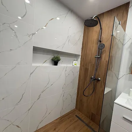 New Urban Airport Center Metro Access Appartement *