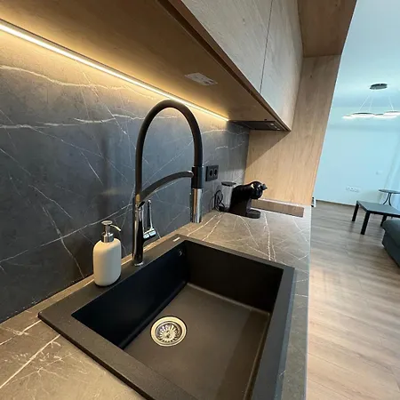 Appartement New Urban Airport Center Metro Access