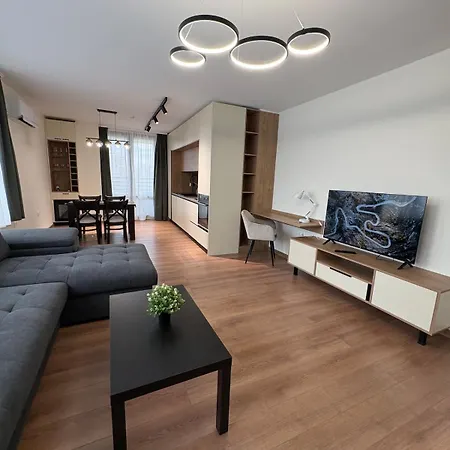 New Urban Airport Center Metro Access Appartement